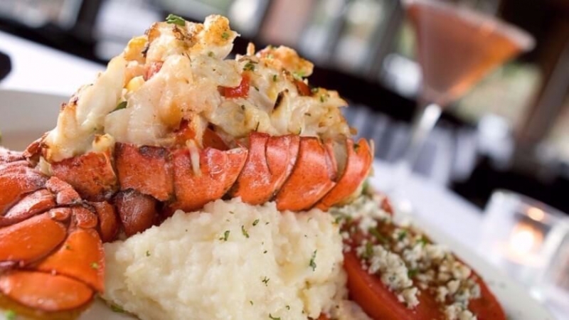 crab_stuffed_lobster